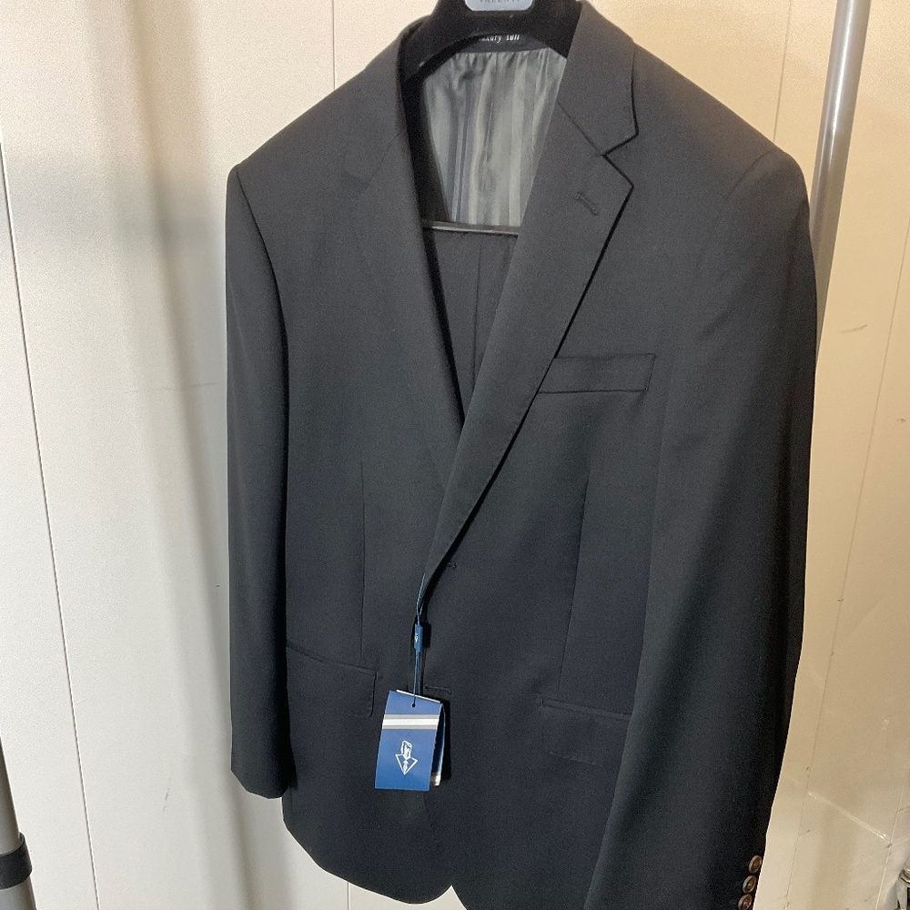 Black suit by Leonardo Valenti size  44 short